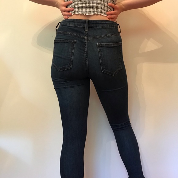 ripped medium wash jeans - Picture 2 of 7